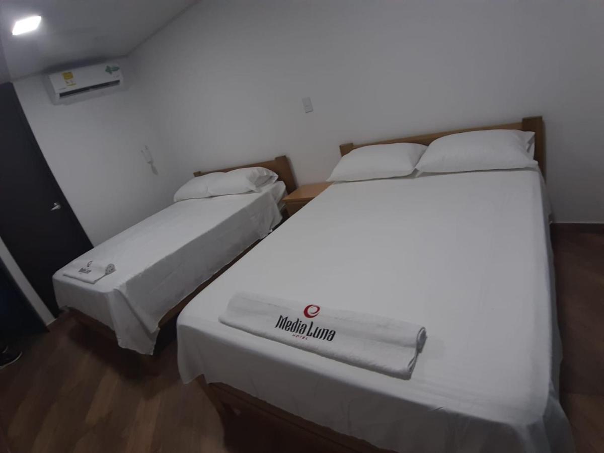 Hotel Media Luna Cucuta Bagian luar foto