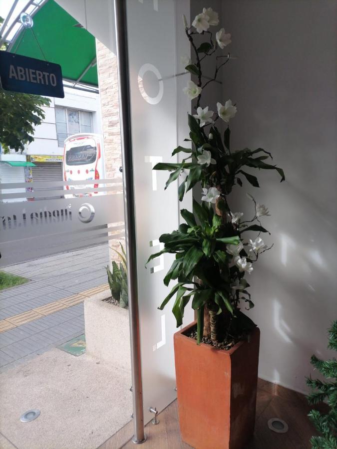 Hotel Media Luna Cucuta Bagian luar foto