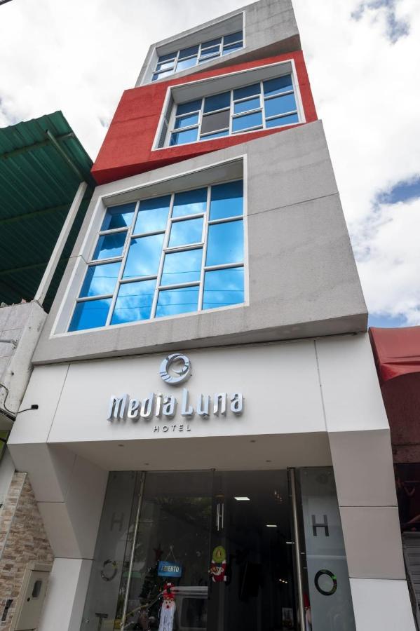 Hotel Media Luna Cucuta Bagian luar foto