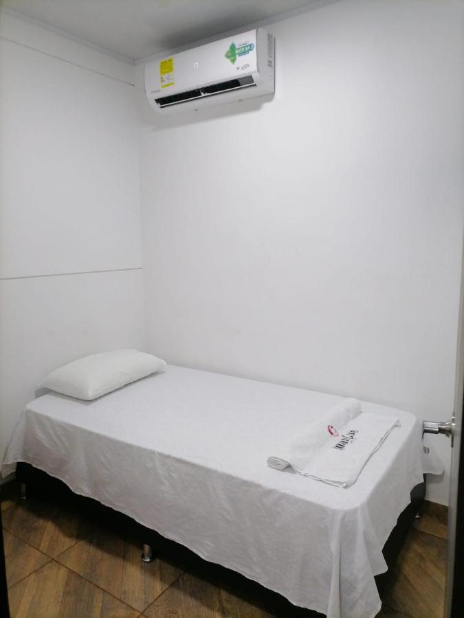 Hotel Media Luna Cucuta Bagian luar foto